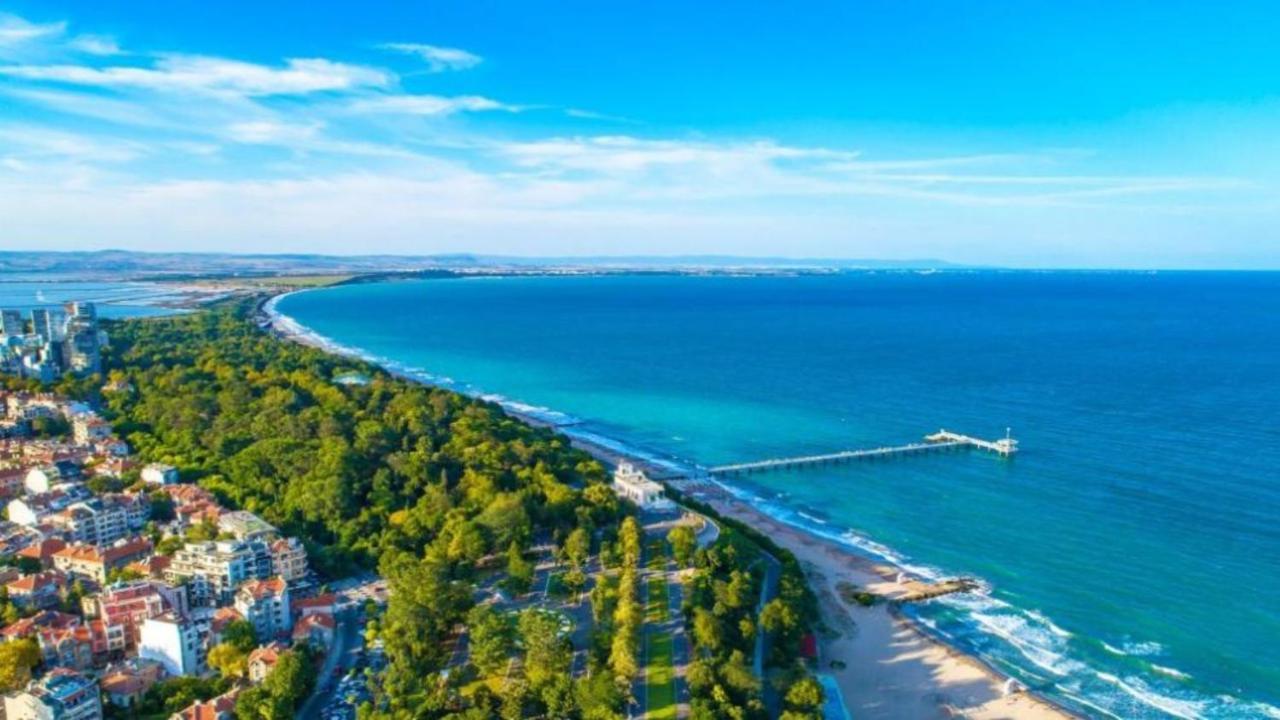 Great Apartment Near The Sea,Central Place! Burgas City Eksteriør billede