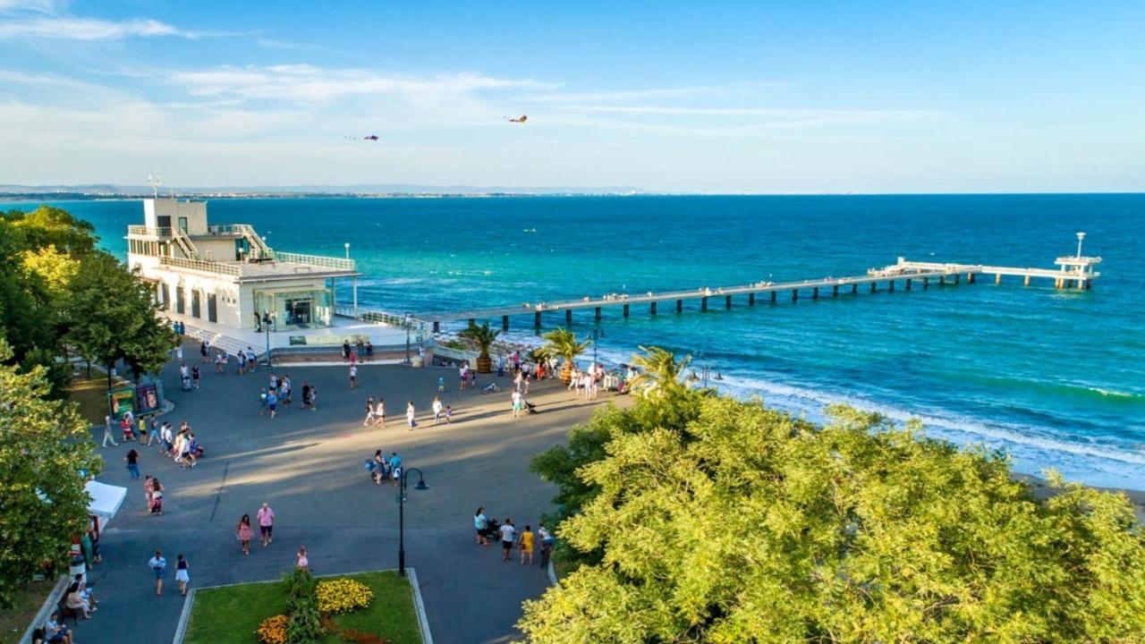 Great Apartment Near The Sea,Central Place! Burgas City Eksteriør billede