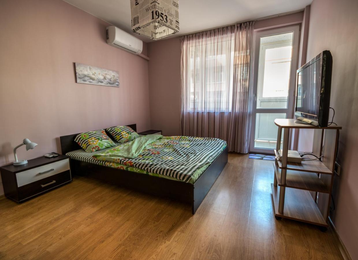 Great Apartment Near The Sea,Central Place! Burgas City Eksteriør billede